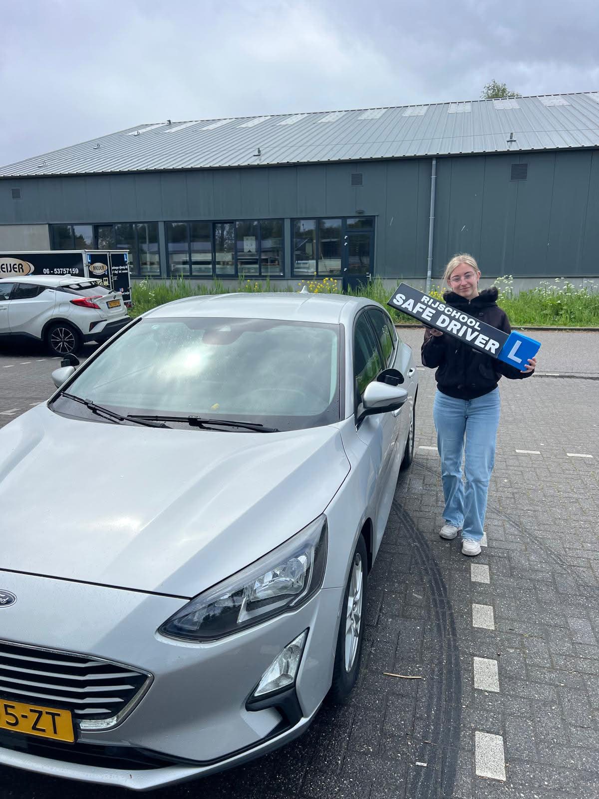 Eliza na het slagen bij Safe Driver